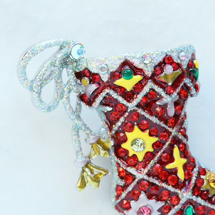 クリスマスブーツモチーフグリッターブローチ詳細情報｜アクセサリー