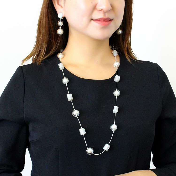 ZSiSKA】≪FLOATING PEARLS≫レジンロングイヤリング詳細情報