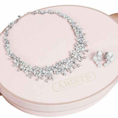 ABISTE パールと花モチーフのネックレスとイヤリングセット フラワーキュービックジルコニア×パールネックレス・イヤリング
